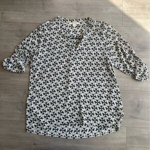 Miami v-neck blouse with roll up sleeves - size medium